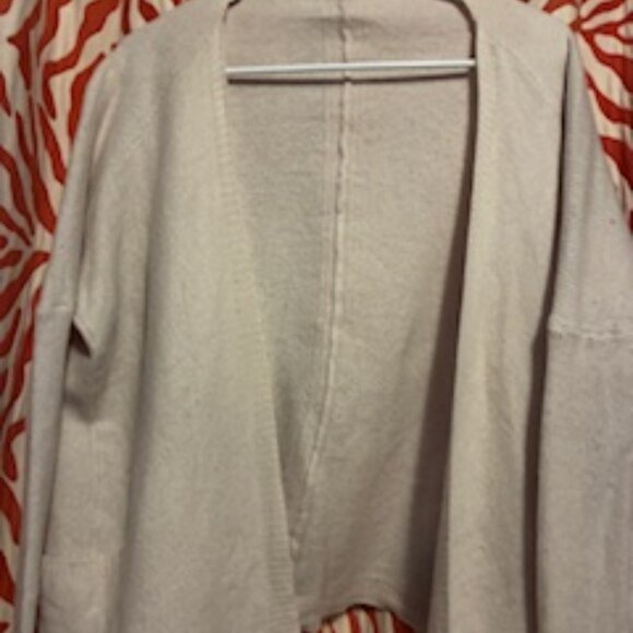 Ivory Cashmere Cardigan by Velvet, Open style, Pockets on sides, Size Medium - Picture 7 of 7
